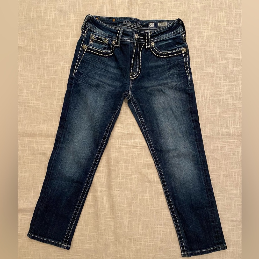 Miss Me Women’s jeans. Boyfriend Capris Size 25. Color blue